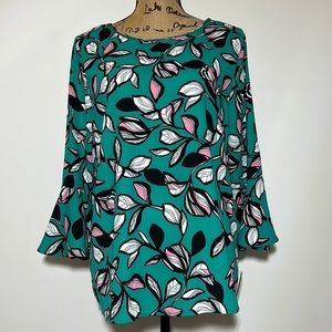 APT. 9 | Ladder Lace Green Floral Bell Sleeve Blouse. Sz L